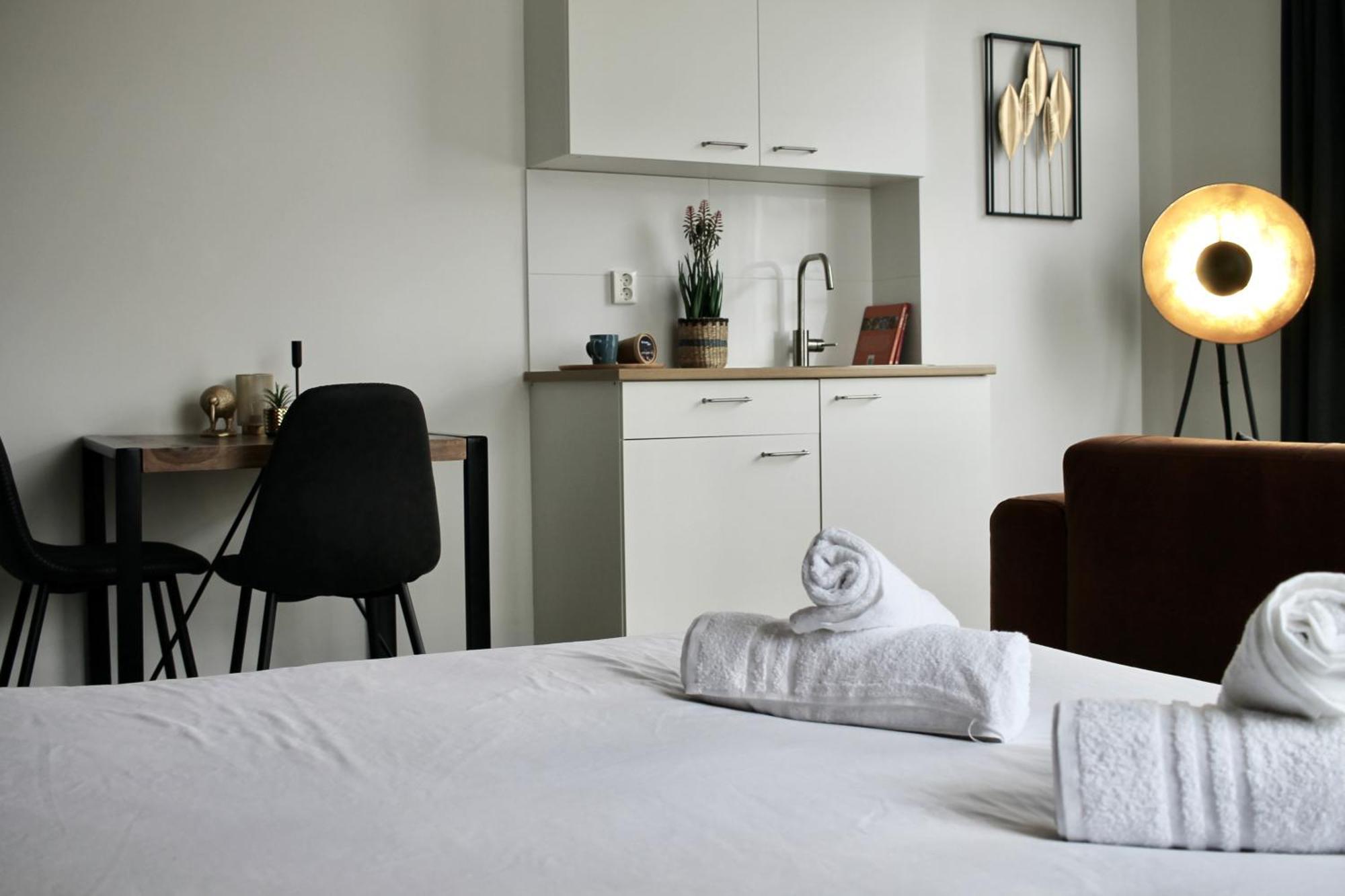 B&K Urban City Suites Tilburg Exterior foto