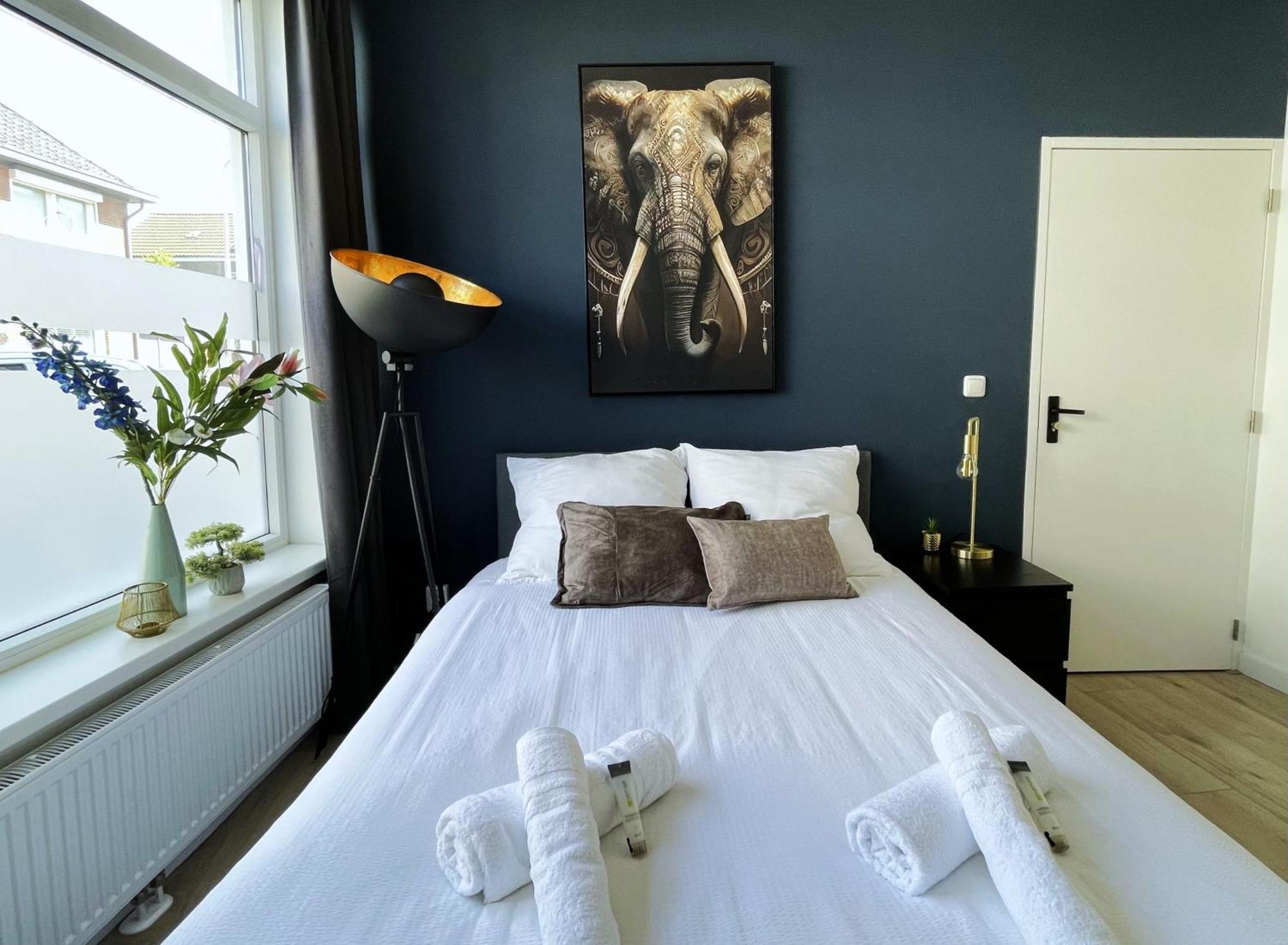 B&K Urban City Suites Tilburg Exterior foto